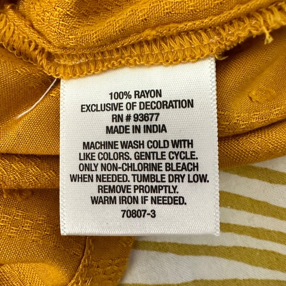 A.N.A BUTTON DOWN BLOUSE AND PUFFY SLEEVES WITH DECORATIVE LACE - Picture 6 of 6